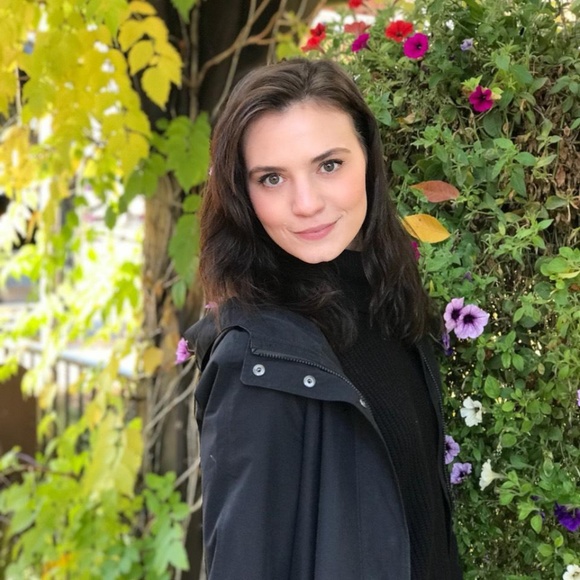 Meet your Posher, Miranda - Picture 1 of 5